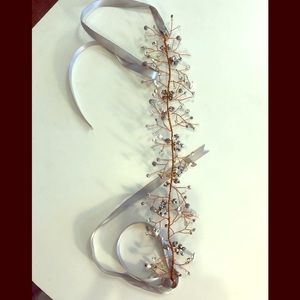 Hair jewelry glittery vine with silver ribbon